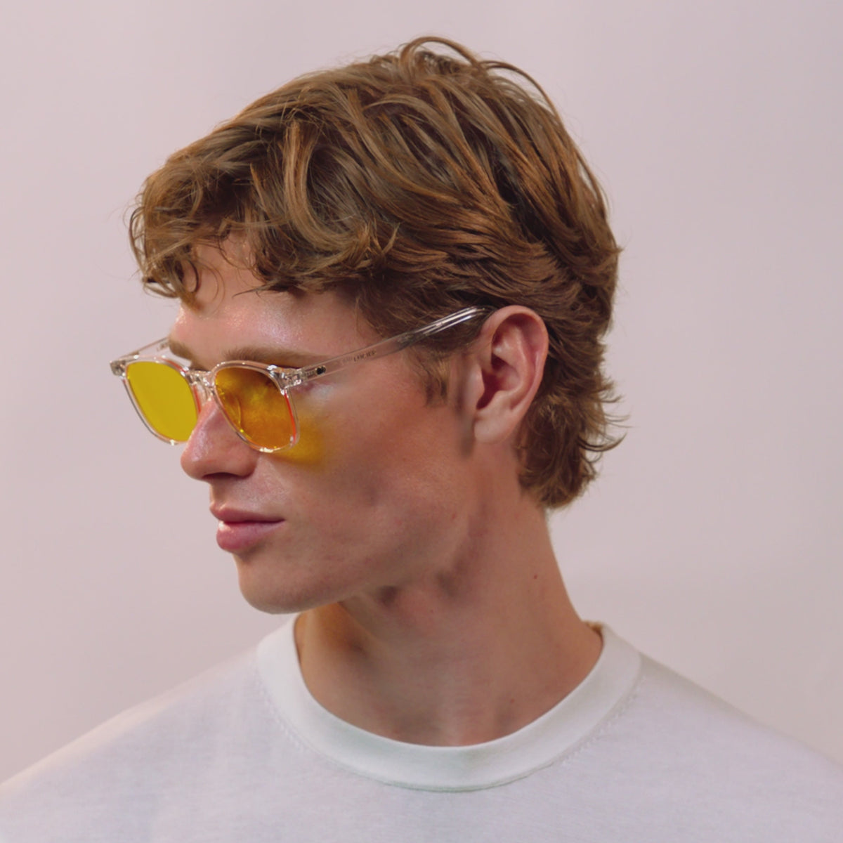 Carica video: BELMAR WHITE DAY LENSES